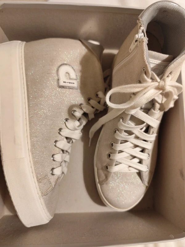 Botines Ruco Line Plata y Blanco