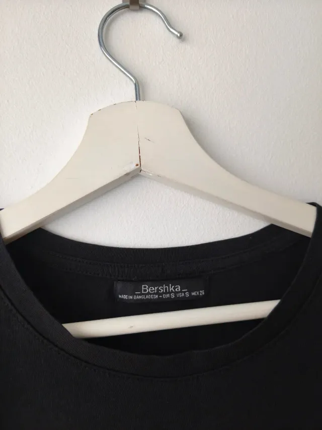 Camiseta Bershka negra talla S