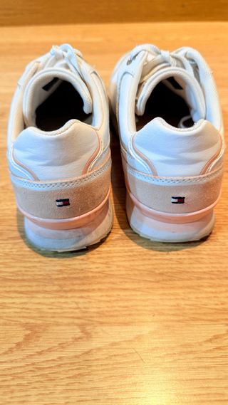Zapatillas Tommy Hilfiger Mujer Blancas y Rosas.