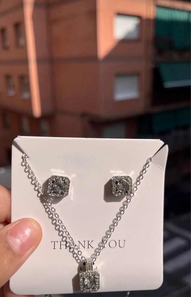 Conjunto Collar y Pendientes Cuadrados