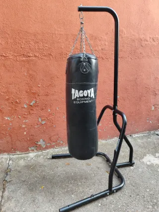 Saco de boxeo Tagoya de piel 120cm + soporte.