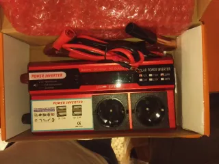 Inversor de Corriente Solar 12V/24V