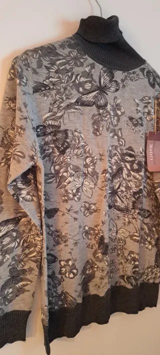 Jersey cuello alto estampado mariposas XL