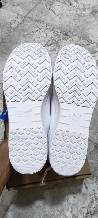 Zapatillas blancas de piel sin estrenar
