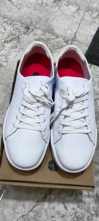 Zapatillas blancas de piel sin estrenar