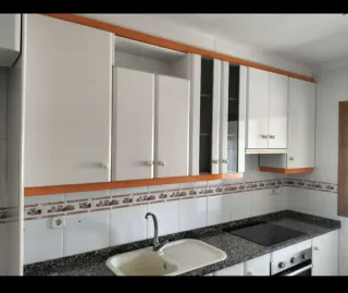 Cocina completa blanca y negra