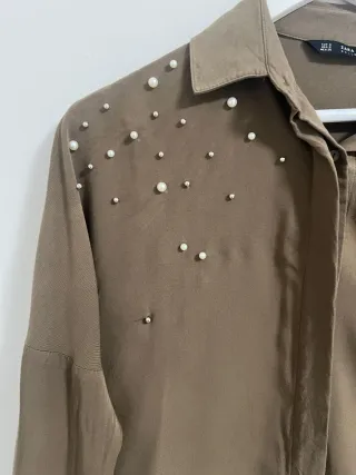 Camisa Zara con perlas