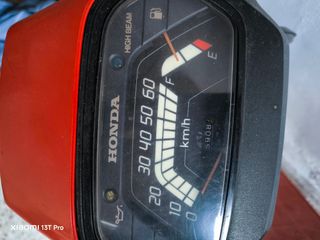 Honda Vision 50cc, con papeles