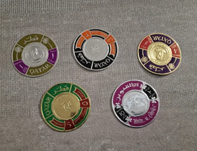 Francobolli Emirati Arabi in lamina oro e argento