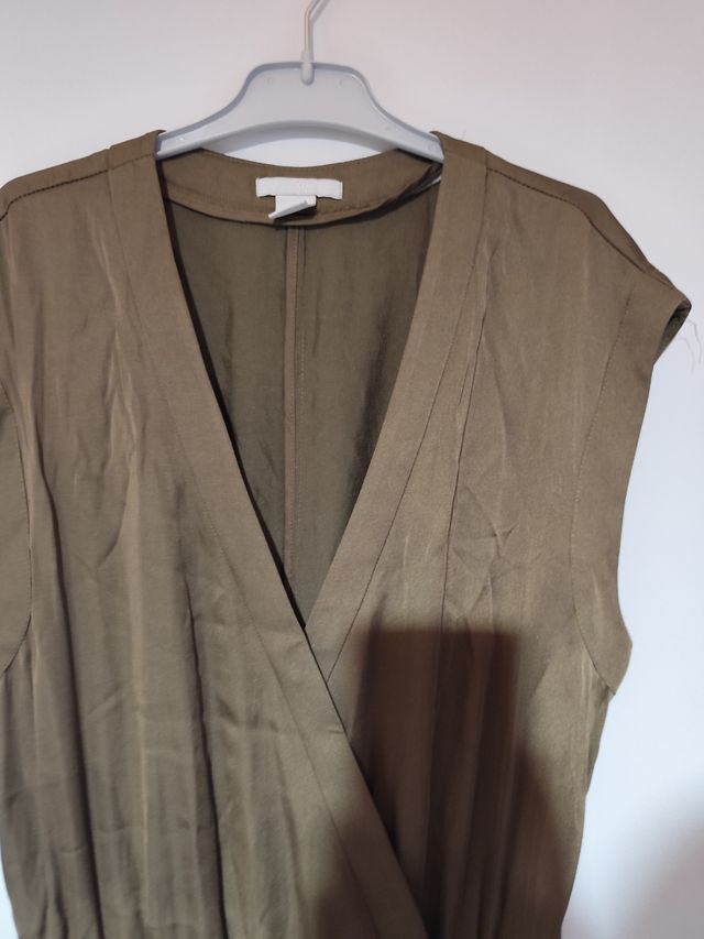 Mono H&M verde militar talla 40
