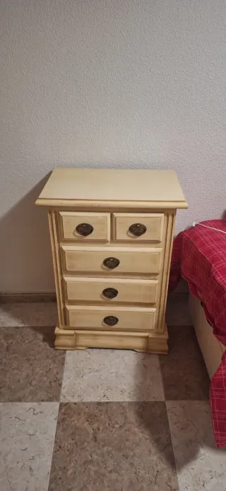 Cómoda y Mesitas de Noche Madera