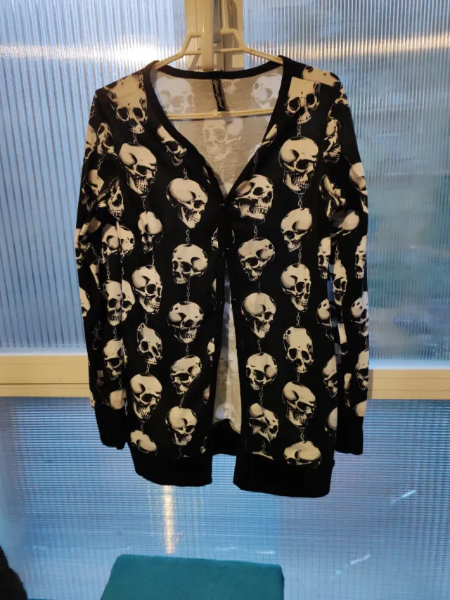 Chaquetilla Liquor Brand Calaveras Talla S/M