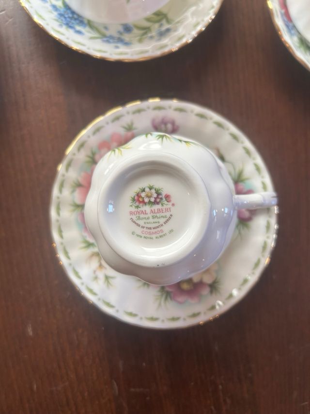 Tazza da tè Royal Albert con piattino