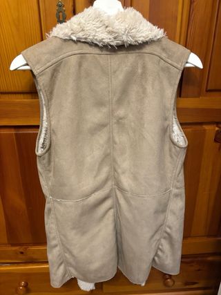 Chaleco Bershka antelina crudo Talla M