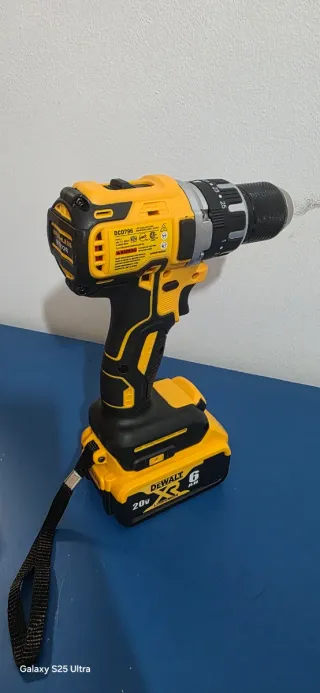 Taladro Percutor DeWalt 20V