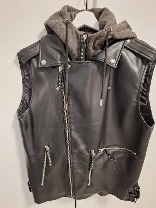 Chaleco Cuero Negro Del Sara Talla L