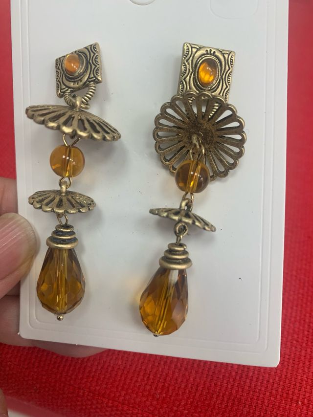 Pendientes vintage dorados con cuentas ámbar – Est