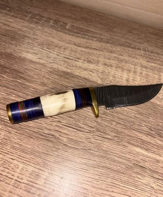 Faca Artesanal Forjada à Mão