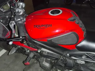 Triumph Street Triple 600s 35.000km