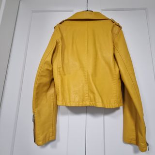 Chaqueta Biker Mostaza Stradivarius Talla L