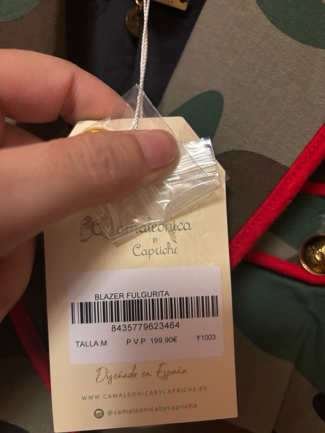 Blazer Camuflaje con Rayas Verdes y Rojas