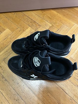 Louis Vuitton Zapatillas Skate Poco Uso