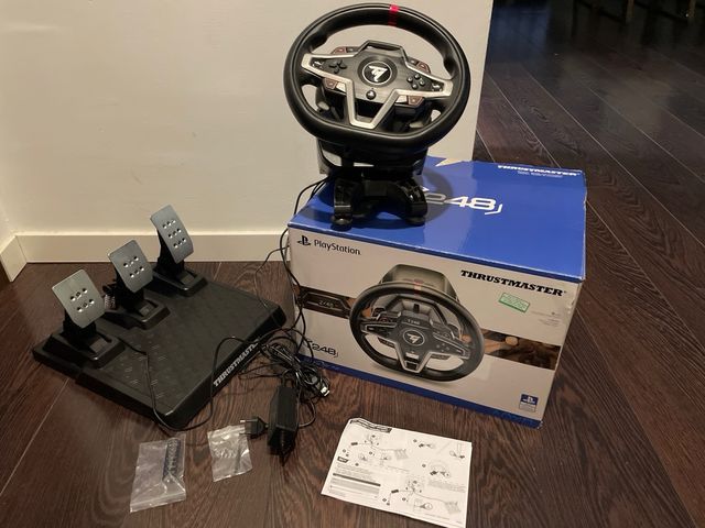 Volante y Pedales Thrustmaster 248  PS5/PS4