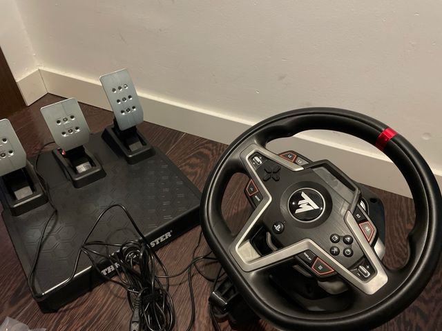 Volante y Pedales Thrustmaster 248  PS5/PS4