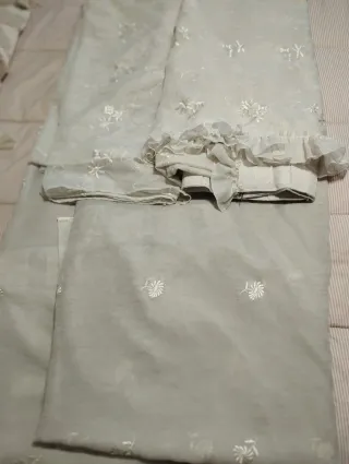 4 tende beige ricamate