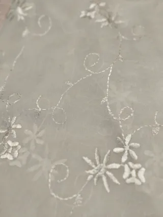 4 tende beige ricamate