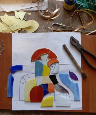 Menina en vidrio estilo Britto