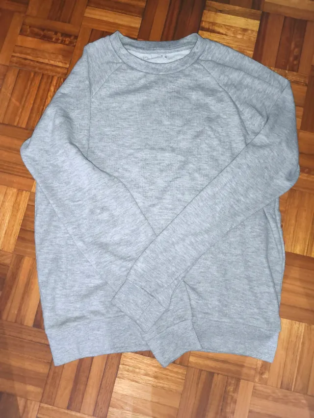 Sudadera gris