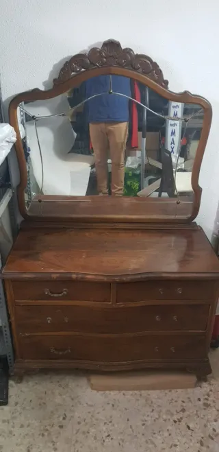 Cómoda clásica madera maciza con espejo