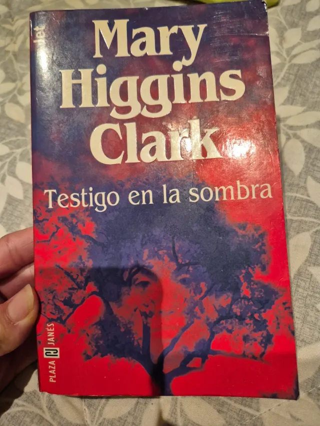 Testigo En La Sombra (Spanish Edition)