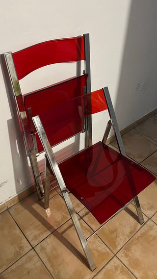 2 sedie pieghevoli rosse e argentate