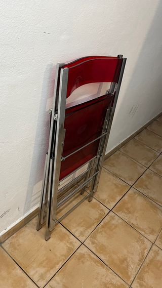 2 sedie pieghevoli rosse e argentate