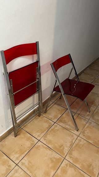 2 sedie pieghevoli rosse e argentate