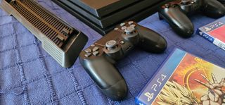 PS4 Pro Original + 2 Mandos + Juegos