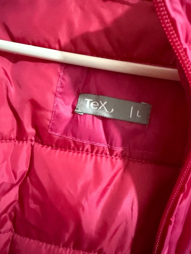 Cazadora acolchada de plumas rosa