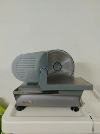 Cortador de fiambres doméstico