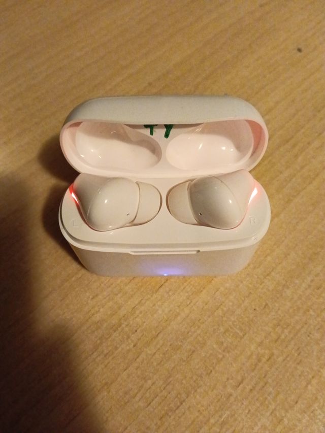 Auriculares Blancos marca:TWS215