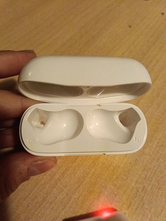 Auriculares Blancos marca:TWS215