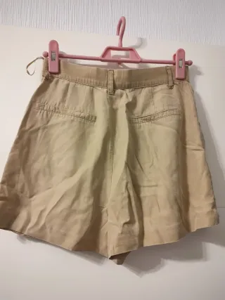 Pantalón corto Zara pinzas beige