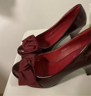 Tacones Marypaz granates con lazo