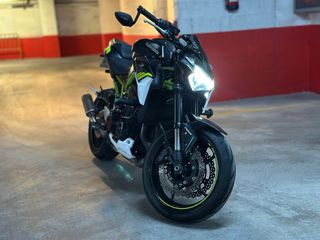 Kawasaki Z900 Negra y Verde