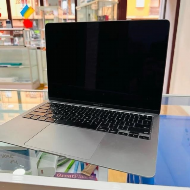 MacBook Air 512 GB 8 GB RAM 2020 i5