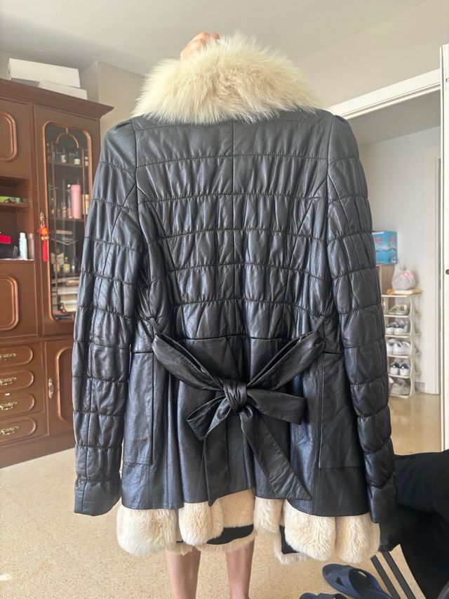 Chaqueta cuero cuello pelo conejo y zorro