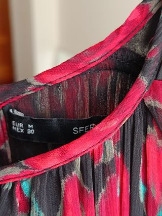 Vestido mini estampado floral.