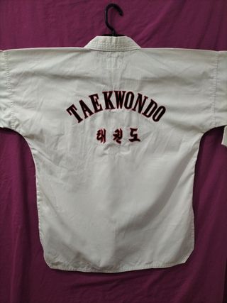 Kimono Taekwondo Daedo Talla L más cinturón marrón