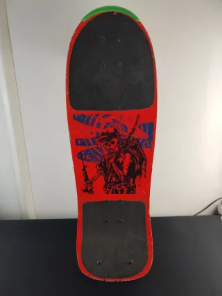 Skate para niños con diseño de calavera